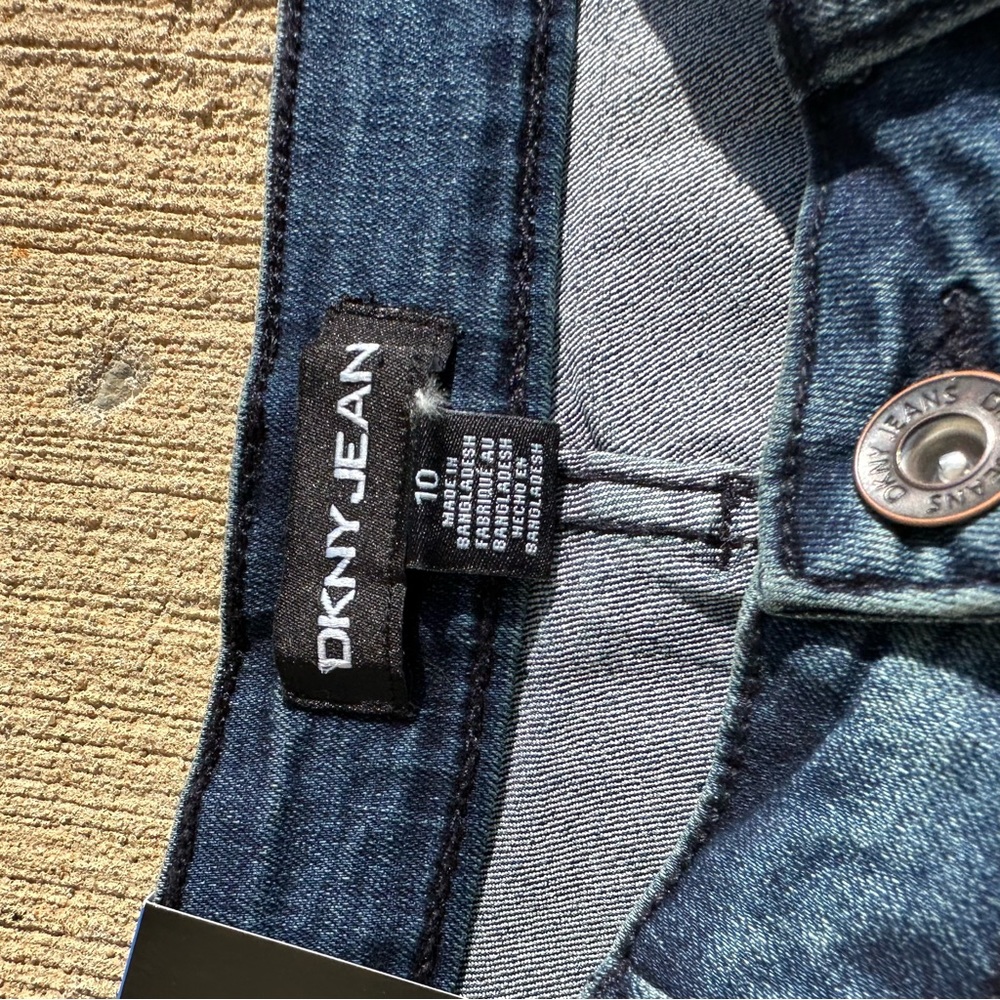 New with tag DKNY jean shorts size 10